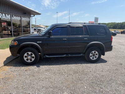 2002 Mitsubishi Montero Sport ES