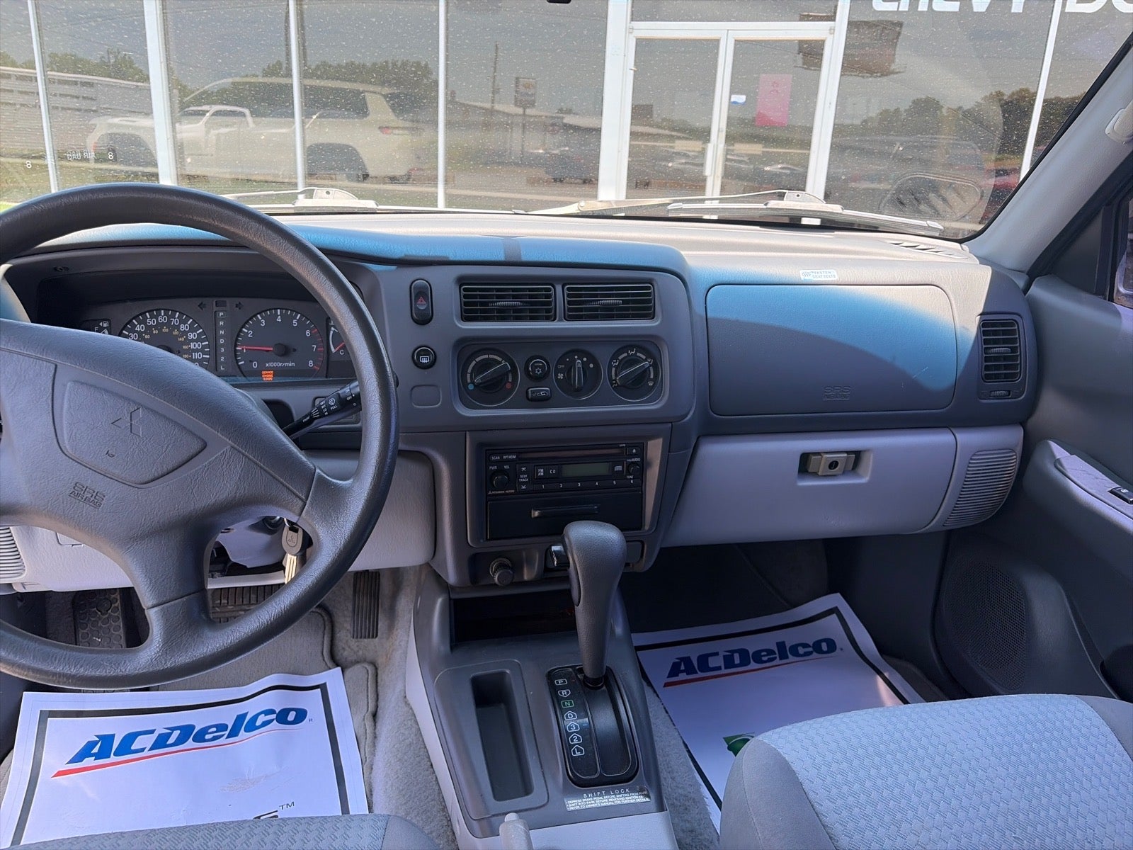 2002 Mitsubishi Montero Sport ES
